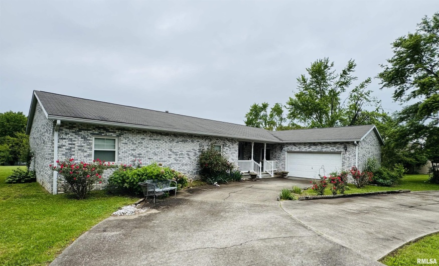 111 Stork Street, Anna, Illinois 62906-0000, 3 Bedrooms Bedrooms, 0 ,2 BathroomsBathrooms,Residential,For Sale,Stork,0,RMAEB457785