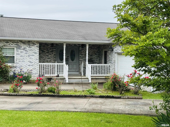 111 Stork Street, Anna, Illinois 62906-0000, 3 Bedrooms Bedrooms, 0 ,2 BathroomsBathrooms,Residential,For Sale,Stork,0,RMAEB457785