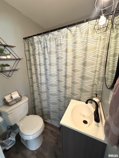 510 1/2 6TH Street, Metropolis, Illinois 62960, 3 Bedrooms Bedrooms, 0 ,2 BathroomsBathrooms,Residential,For Sale,6TH,0,RMAEB458921