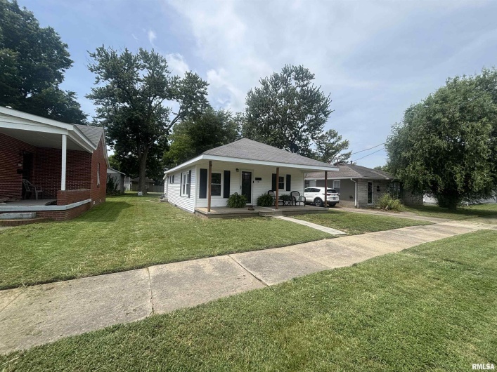 510 1/2 6TH Street, Metropolis, Illinois 62960, 3 Bedrooms Bedrooms, 0 ,2 BathroomsBathrooms,Residential,For Sale,6TH,0,RMAEB458921