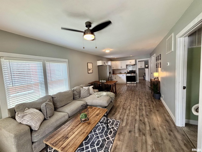 510 1/2 6TH Street, Metropolis, Illinois 62960, 3 Bedrooms Bedrooms, 0 ,2 BathroomsBathrooms,Residential,For Sale,6TH,0,RMAEB458921