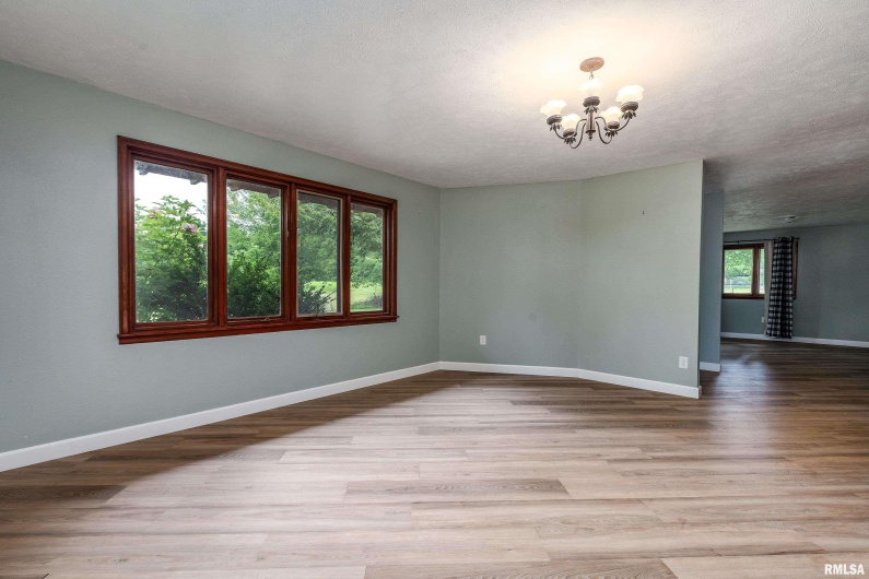 73 Minetree Lane, Carbondale, Illinois 62901, 5 Bedrooms Bedrooms, 0 ,6 BathroomsBathrooms,Residential,For Sale,Minetree,0,RMAEB458922