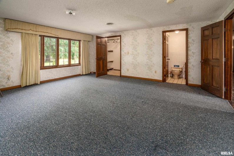 73 Minetree Lane, Carbondale, Illinois 62901, 5 Bedrooms Bedrooms, 0 ,6 BathroomsBathrooms,Residential,For Sale,Minetree,0,RMAEB458922