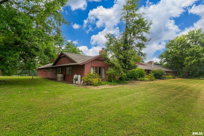 73 Minetree Lane, Carbondale, Illinois 62901, 5 Bedrooms Bedrooms, 0 ,6 BathroomsBathrooms,Residential,For Sale,Minetree,0,RMAEB458922