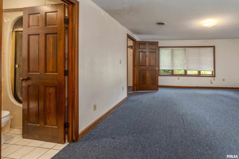73 Minetree Lane, Carbondale, Illinois 62901, 5 Bedrooms Bedrooms, 0 ,6 BathroomsBathrooms,Residential,For Sale,Minetree,0,RMAEB458922