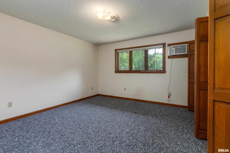 73 Minetree Lane, Carbondale, Illinois 62901, 5 Bedrooms Bedrooms, 0 ,6 BathroomsBathrooms,Residential,For Sale,Minetree,0,RMAEB458922