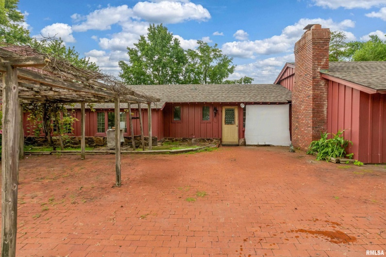 73 Minetree Lane, Carbondale, Illinois 62901, 5 Bedrooms Bedrooms, 0 ,6 BathroomsBathrooms,Residential,For Sale,Minetree,0,RMAEB458922
