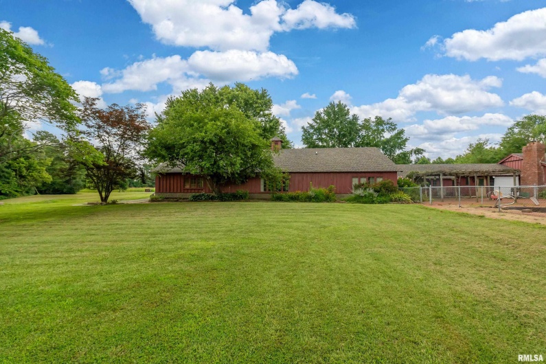 73 Minetree Lane, Carbondale, Illinois 62901, 5 Bedrooms Bedrooms, 0 ,6 BathroomsBathrooms,Residential,For Sale,Minetree,0,RMAEB458922