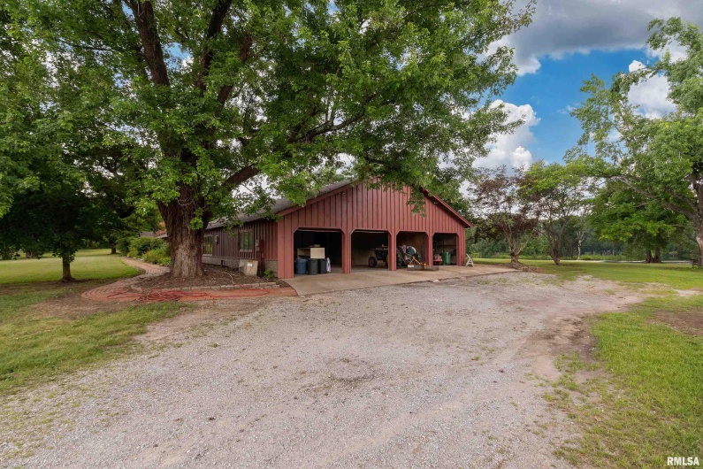 73 Minetree Lane, Carbondale, Illinois 62901, 5 Bedrooms Bedrooms, 0 ,6 BathroomsBathrooms,Residential,For Sale,Minetree,0,RMAEB458922