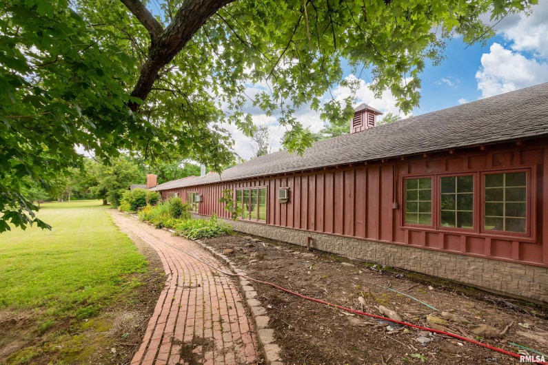 73 Minetree Lane, Carbondale, Illinois 62901, 5 Bedrooms Bedrooms, 0 ,6 BathroomsBathrooms,Residential,For Sale,Minetree,0,RMAEB458922