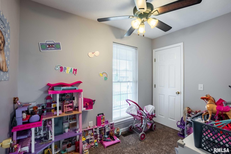 2302 MARIA Drive, Herrin, Illinois 62948, 4 Bedrooms Bedrooms, 0 ,2 BathroomsBathrooms,Residential,For Sale,MARIA,0,RMAQC4265572