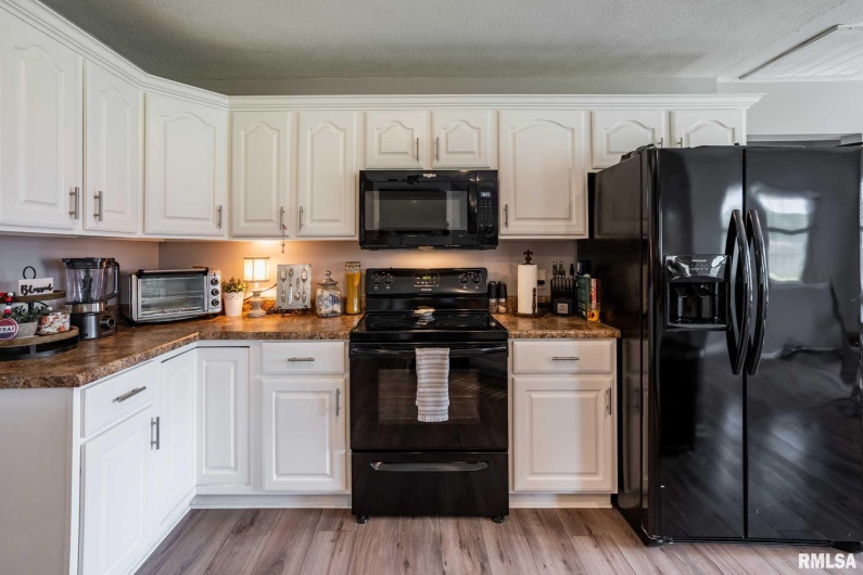 2302 MARIA Drive, Herrin, Illinois 62948, 4 Bedrooms Bedrooms, 0 ,2 BathroomsBathrooms,Residential,For Sale,MARIA,0,RMAQC4265572
