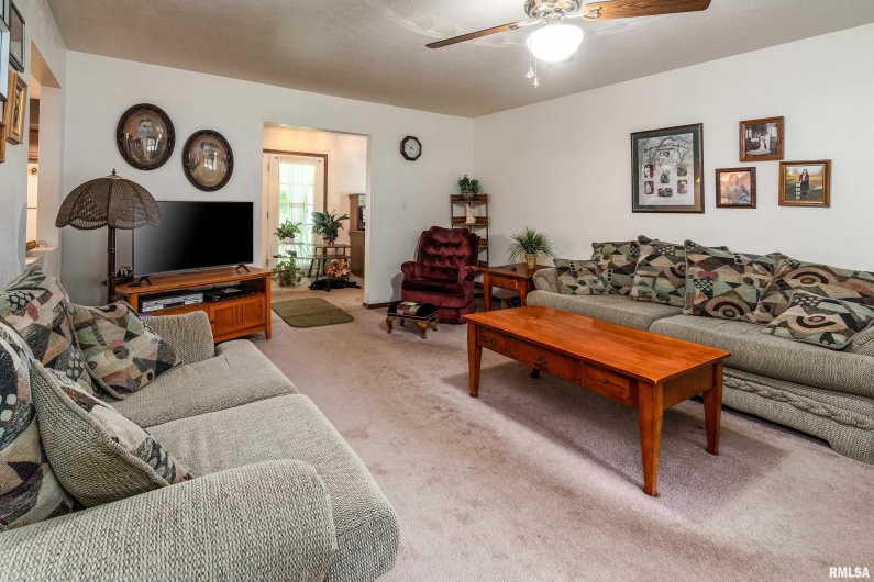 53 Tippy Road, Murphysboro, Illinois 62966, 3 Bedrooms Bedrooms, 0 ,2 BathroomsBathrooms,Residential,For Sale,Tippy,0,RMAEB458923