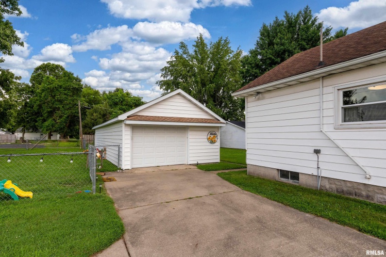 805 FAIR Street, Marion, Illinois 62959, 2 Bedrooms Bedrooms, 0 ,1 BathroomBathrooms,Residential,For Sale,FAIR,0,RMAEB458927