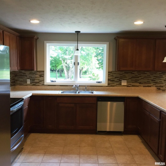 288 Heather Lynn Lane, Carbondale, Illinois 62902, 3 Bedrooms Bedrooms, 0 ,1 BathroomBathrooms,Residential,For Sale,Heather Lynn,0,RMAEB457704