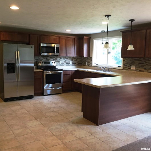 288 Heather Lynn Lane, Carbondale, Illinois 62902, 3 Bedrooms Bedrooms, 0 ,1 BathroomBathrooms,Residential,For Sale,Heather Lynn,0,RMAEB457704