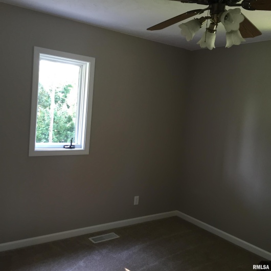 288 Heather Lynn Lane, Carbondale, Illinois 62902, 3 Bedrooms Bedrooms, 0 ,1 BathroomBathrooms,Residential,For Sale,Heather Lynn,0,RMAEB457704