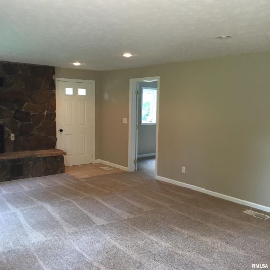 288 Heather Lynn Lane, Carbondale, Illinois 62902, 3 Bedrooms Bedrooms, 0 ,1 BathroomBathrooms,Residential,For Sale,Heather Lynn,0,RMAEB457704