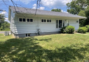 304 Lynda Drive, Carbondale, Illinois 62901, 0 , 0 ,0,Residential Income,For Sale,Lynda,0,RMAQC4265082