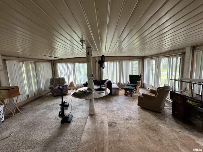 222 MAIN Street, Eddyville, Illinois 62928, 3 Bedrooms Bedrooms, 0 ,1 BathroomBathrooms,Residential,For Sale,MAIN,0,RMAEB458935