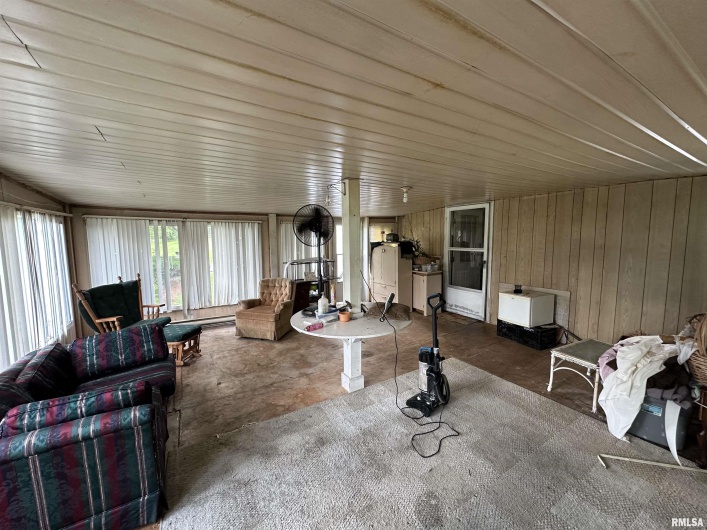 222 MAIN Street, Eddyville, Illinois 62928, 3 Bedrooms Bedrooms, 0 ,1 BathroomBathrooms,Residential,For Sale,MAIN,0,RMAEB458935