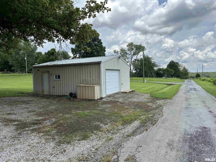 222 MAIN Street, Eddyville, Illinois 62928, 3 Bedrooms Bedrooms, 0 ,1 BathroomBathrooms,Residential,For Sale,MAIN,0,RMAEB458935