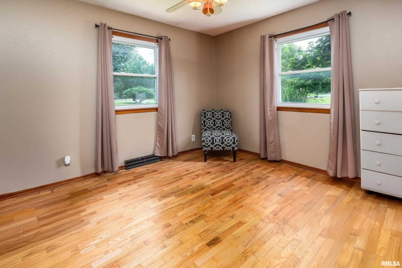 621 4TH Street, Herrin, Illinois 62948, 3 Bedrooms Bedrooms, 0 ,2 BathroomsBathrooms,Residential,For Sale,4TH,0,RMAEB458941