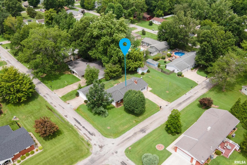 621 4TH Street, Herrin, Illinois 62948, 3 Bedrooms Bedrooms, 0 ,2 BathroomsBathrooms,Residential,For Sale,4TH,0,RMAEB458941