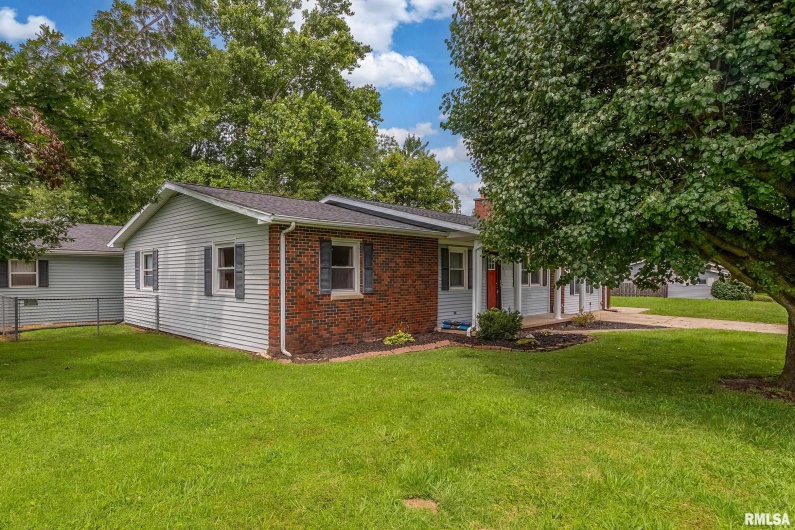 621 4TH Street, Herrin, Illinois 62948, 3 Bedrooms Bedrooms, 0 ,2 BathroomsBathrooms,Residential,For Sale,4TH,0,RMAEB458941