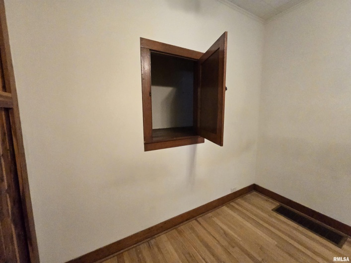502 CHESTNUT Street, Carbondale, Illinois 62901, 2 Bedrooms Bedrooms, 0 ,1 BathroomBathrooms,Residential,For Sale,CHESTNUT,0,RMAEB458956