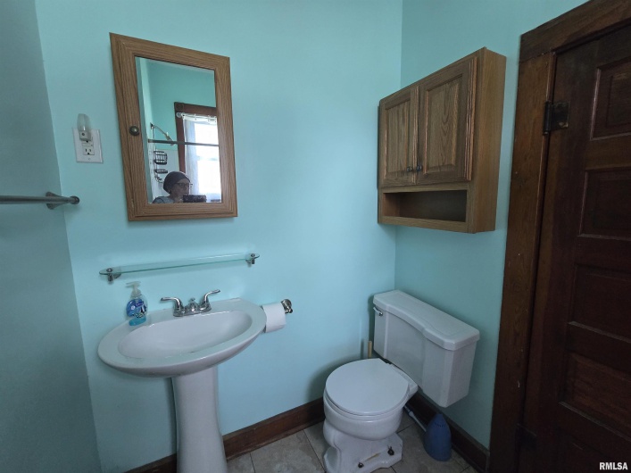 502 CHESTNUT Street, Carbondale, Illinois 62901, 2 Bedrooms Bedrooms, 0 ,1 BathroomBathrooms,Residential,For Sale,CHESTNUT,0,RMAEB458956