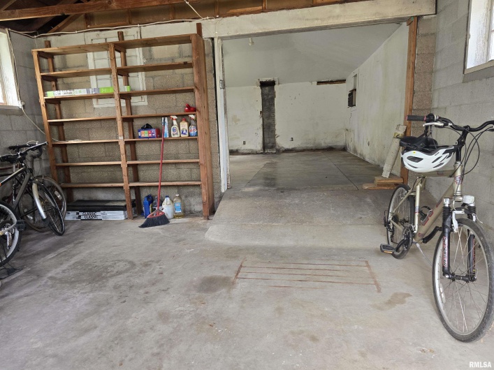 502 CHESTNUT Street, Carbondale, Illinois 62901, 2 Bedrooms Bedrooms, 0 ,1 BathroomBathrooms,Residential,For Sale,CHESTNUT,0,RMAEB458956
