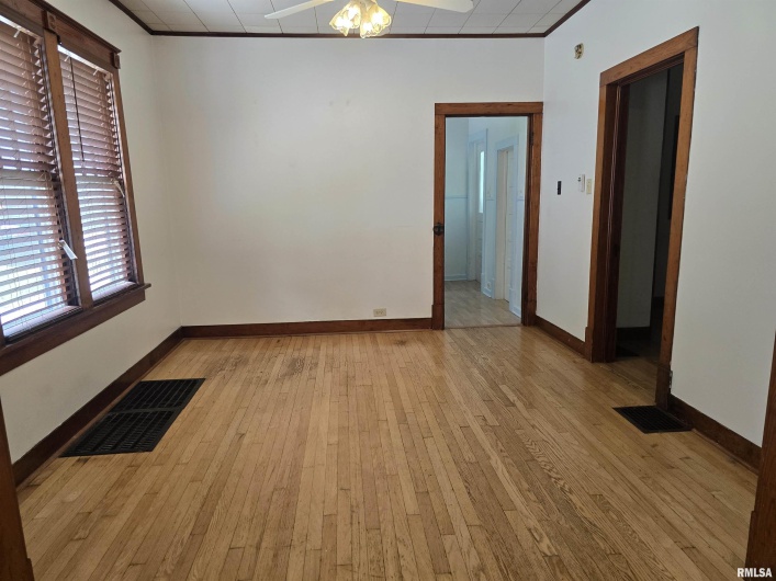 502 CHESTNUT Street, Carbondale, Illinois 62901, 2 Bedrooms Bedrooms, 0 ,1 BathroomBathrooms,Residential,For Sale,CHESTNUT,0,RMAEB458956