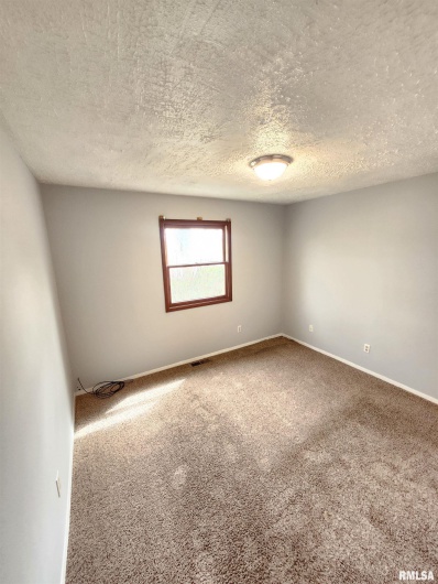 900 Beadle Drive, Carbondale, Illinois 62901, 3 Bedrooms Bedrooms, 0 ,2 BathroomsBathrooms,Residential,For Sale,Beadle,0,RMAEB457184
