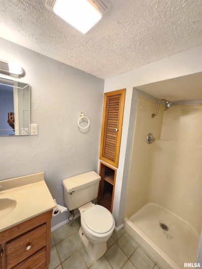 900 Beadle Drive, Carbondale, Illinois 62901, 3 Bedrooms Bedrooms, 0 ,2 BathroomsBathrooms,Residential,For Sale,Beadle,0,RMAEB457184