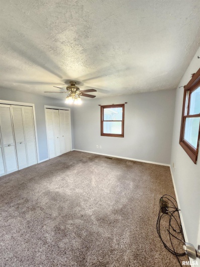 900 Beadle Drive, Carbondale, Illinois 62901, 3 Bedrooms Bedrooms, 0 ,2 BathroomsBathrooms,Residential,For Sale,Beadle,0,RMAEB457184