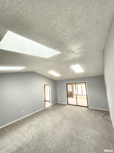 900 Beadle Drive, Carbondale, Illinois 62901, 3 Bedrooms Bedrooms, 0 ,2 BathroomsBathrooms,Residential,For Sale,Beadle,0,RMAEB457184