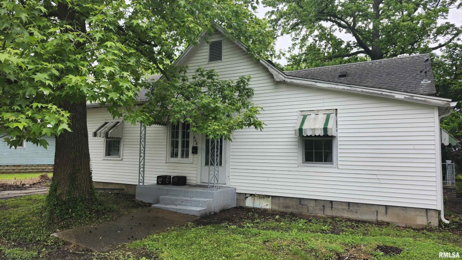 608 Otis Street, Marion, Illinois 62959, 3 Bedrooms Bedrooms, 0 ,1 BathroomBathrooms,Residential,For Sale,Otis,0,RMAEB458181