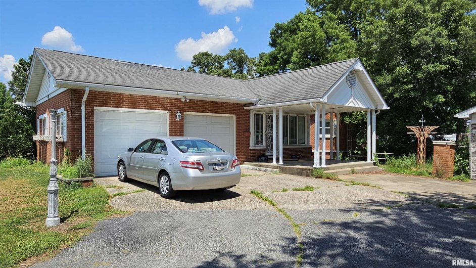 1807 MAIN Street, Marion, Illinois 62959, 0 , 0 ,0,Residential Income,For Sale,MAIN,0,RMAEB458964
