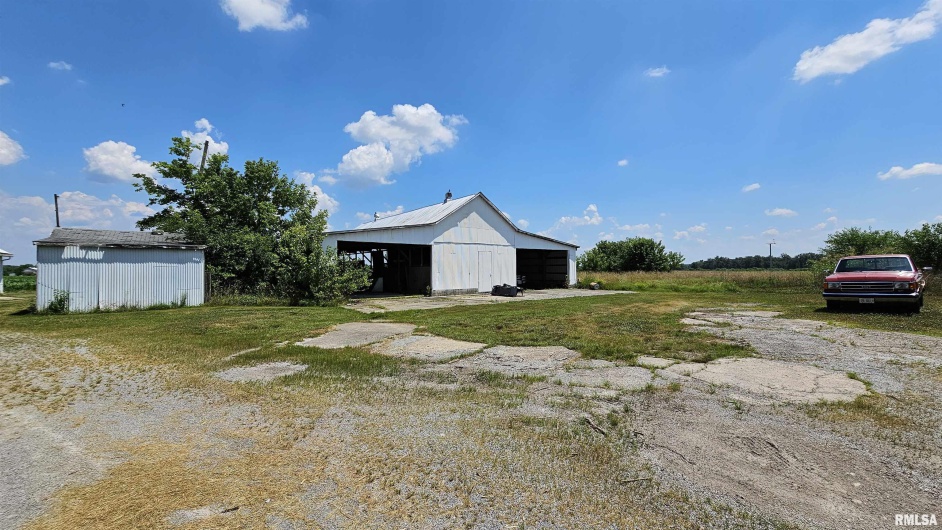 1807 MAIN Street, Marion, Illinois 62959, 0 , 0 ,0,Residential Income,For Sale,MAIN,0,RMAEB458964