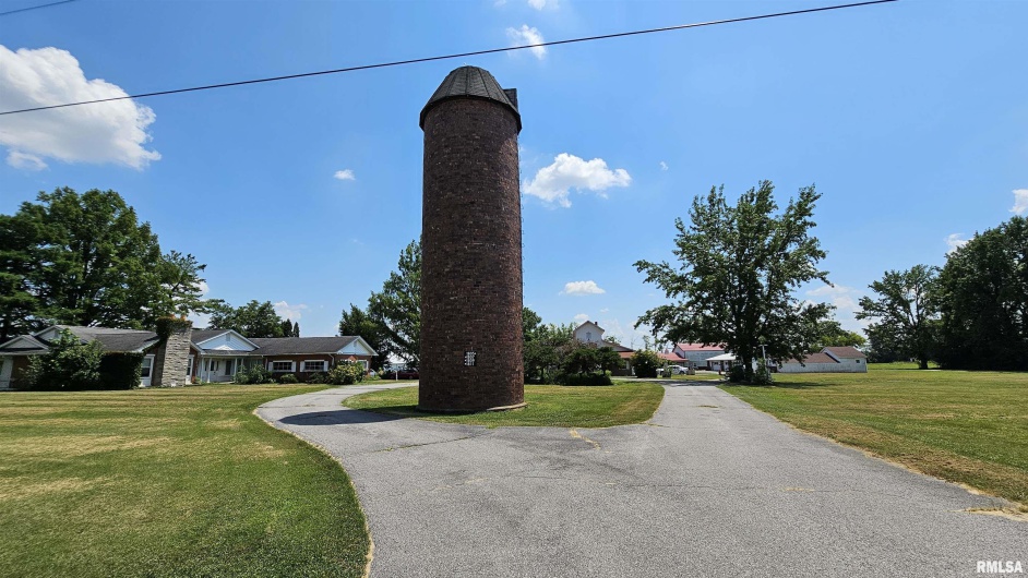 1807 MAIN Street, Marion, Illinois 62959, 0 , 0 ,0,Residential Income,For Sale,MAIN,0,RMAEB458964