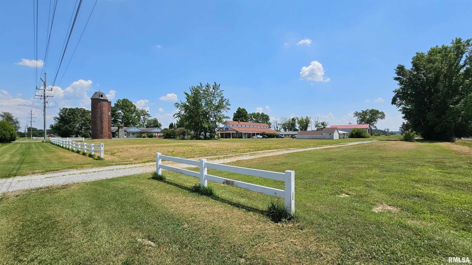 1807 MAIN Street, Marion, Illinois 62959, 0 , 0 ,0,Residential Income,For Sale,MAIN,0,RMAEB458964