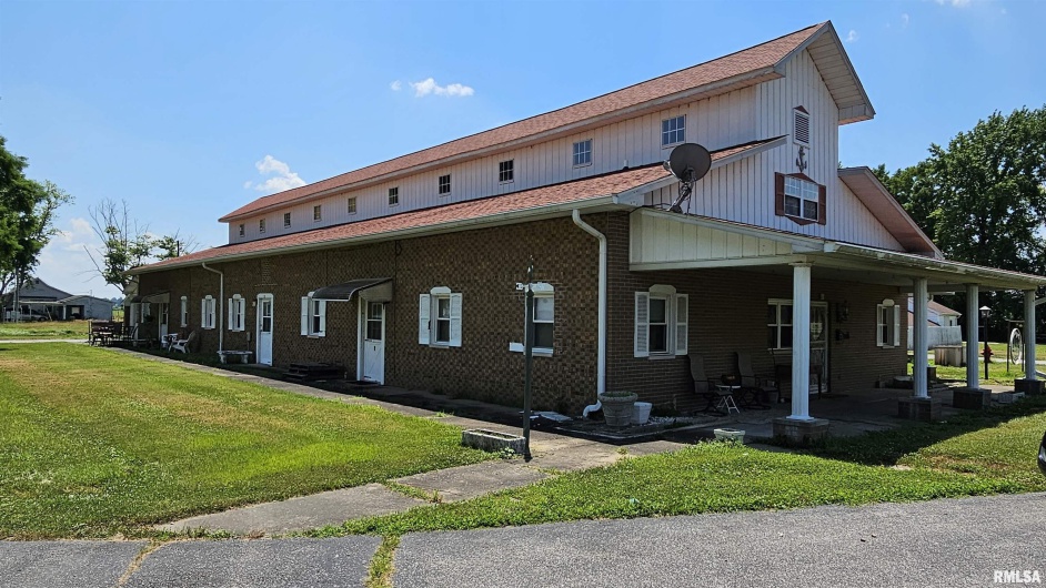 1807 MAIN Street, Marion, Illinois 62959, 0 , 0 ,0,Residential Income,For Sale,MAIN,0,RMAEB458964