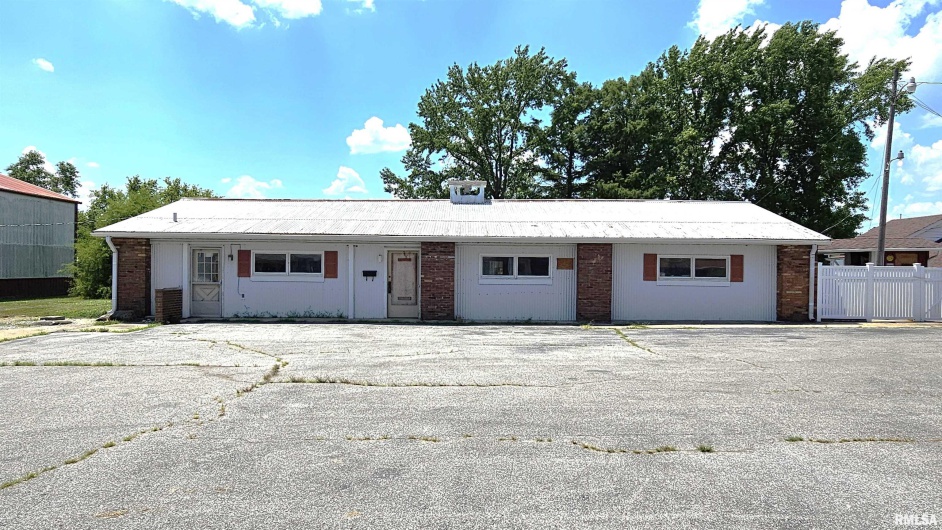 1807 MAIN Street, Marion, Illinois 62959, 0 , 0 ,0,Residential Income,For Sale,MAIN,0,RMAEB458964