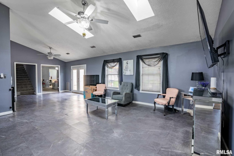 1710 George Sims Road, Marion, Illinois 62959, 4 Bedrooms Bedrooms, 0 ,3 BathroomsBathrooms,Residential,For Sale,George Sims,0,RMAEB458968
