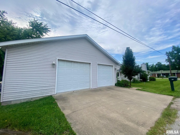 1120 Stotlar Street, Herrin, Illinois 62948, 2 Bedrooms Bedrooms, 0 ,1 BathroomBathrooms,Residential,For Sale,Stotlar,0,RMAEB458972