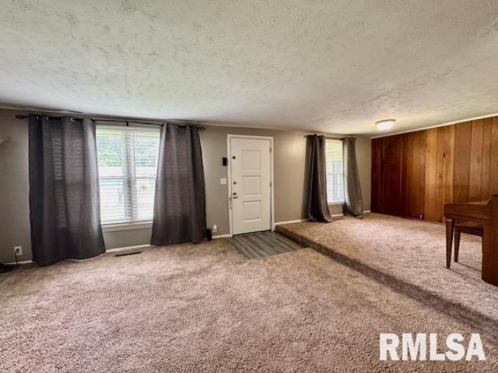 521 5TH Street, Herrin, Illinois 62948, 4 Bedrooms Bedrooms, 0 ,2 BathroomsBathrooms,Residential,For Sale,5TH,0,RMAEB458974