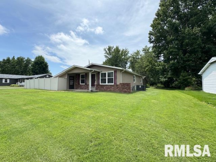 521 5TH Street, Herrin, Illinois 62948, 4 Bedrooms Bedrooms, 0 ,2 BathroomsBathrooms,Residential,For Sale,5TH,0,RMAEB458974