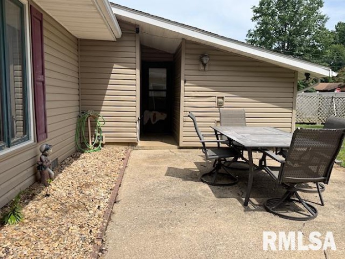 521 5TH Street, Herrin, Illinois 62948, 4 Bedrooms Bedrooms, 0 ,2 BathroomsBathrooms,Residential,For Sale,5TH,0,RMAEB458974