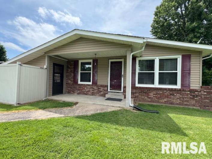 521 5TH Street, Herrin, Illinois 62948, 4 Bedrooms Bedrooms, 0 ,2 BathroomsBathrooms,Residential,For Sale,5TH,0,RMAEB458974